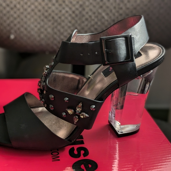 Dollhouse size 9 high heels,black. - Picture 2 of 4